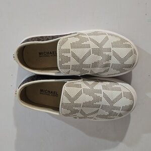 MICHAEL Michael Kors Girls 12 Canvas shoes